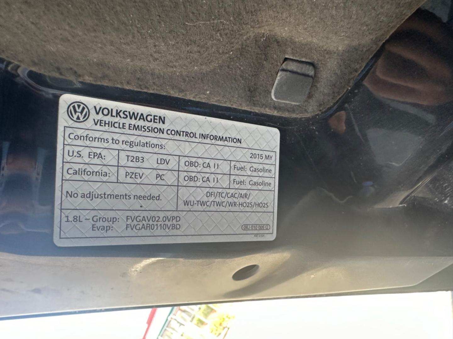 2015 Black /Black Volkswagen Jetta SE 5M (3VWD17AJ4FM) with an 1.8L L4 DOHC 20V engine, Automatic transmission, located at 30 S. Berkeley Avenue, Pasadena, CA, 91107, (626) 248-7567, 34.145447, -118.109398 - Black on Black! Premium Wheels! The 2015 Volkswagen Jetta SE encapsulates the ideal blend of contemporary design, advanced features, and the reliable performance Volkswagen is renowned for. Its sleek contours and sophisticated aesthetics reflect urban sensibilities, making it perfect for city drive - Photo#13